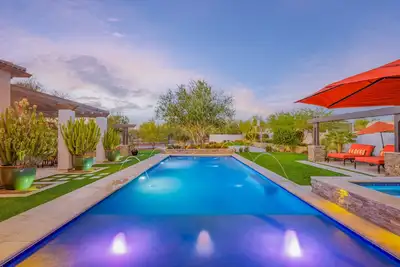 Image de Relax and Enjoy Scottsdale Luxury with a Heated Pool, Spa, and a Fun Game Room