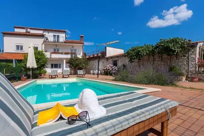 Image de Villa avec piscine et climatisation