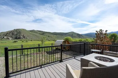 Image de Modern Home w/ Great Private Views, Hot Tub & Sauna
