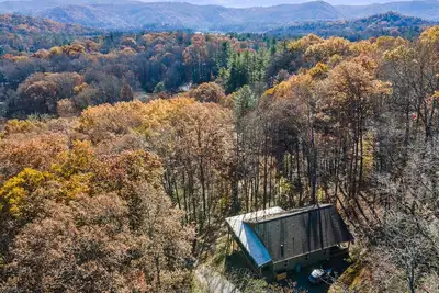 Image de Secluded Cabin! Renovated w Game room, Hot Tub. . .