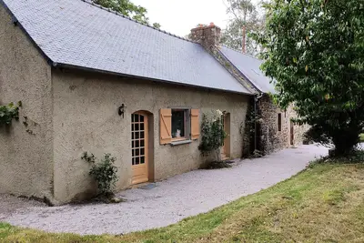 Image de Maison Bretonne sur grand parc arboré a 10 minutes de la côte