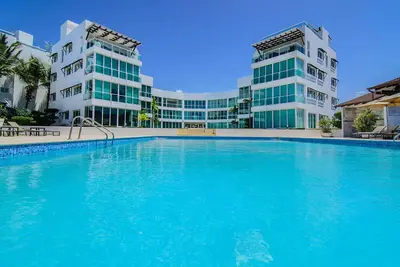Image de 2bd condo with sea views on quiet sandy beach, pool, Wi-Fi, cable Tv, parking