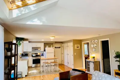 Image de Tranquil Seacoast Getaway Cottage