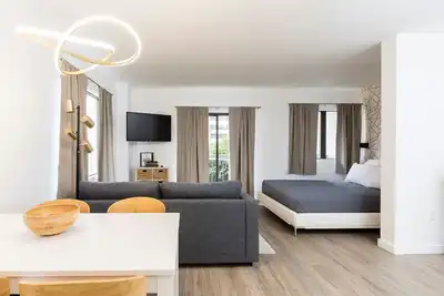 Image de Modern Studio on I-Drive - pool + parking included