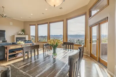 Image de \"The View in Prescott, \" a Custom Home With 3 Patios + Fire Pit, Near Downtown