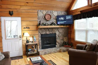 Image de 1 Bdrm w/ loft; Pet-Friendly; 1. 3 miles from Dollywood & Splash Country