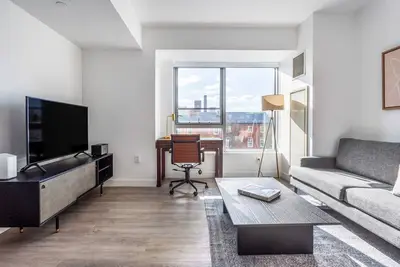 Image de Lux Central Square Studio w/ Gym, Doorman, W/D, Roof Deck