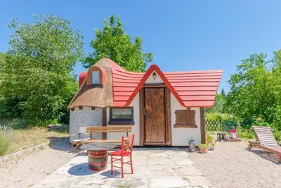 Image de Immaculate 2-Bed Cottage near Krka Waterfalls