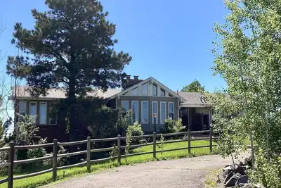 Image de Country Living for Grandparents, Travel Nurses and Execs!