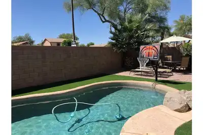 Image de Heated Private Pool-Next to Mall-Free Breakfast