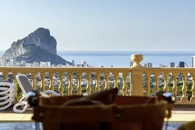Image de Villa Aguila avec vue panoramique sur les montagnes et la mer, piscine, terrasse