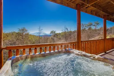 Image de Rocky Top View: Mountain Views! Home theater, Game Room, Spacious, Luxury, close to Attrractions!