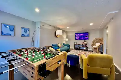 Image de 190 Overbrook Drive · Swanky Swango's Dream Home by Jess