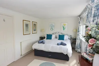Image de The Cottage a superb family coastal retreat.