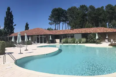 Image de Appartement pour 6 personnes dans résidence 3* au bord du lac