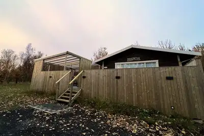 Image de Cottage w/ heated Aurora Igloo, Hot tub, & private covered patio.