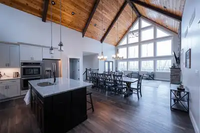 Image de Retreat at Wolf Creek, Secluded Lake House Getaway on 9 Acres!