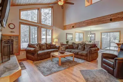 Image de Pet friendly, hot tub, ping pong, sharc passes