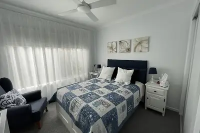 Image de Quality B & B - 2 bedrooms - Lounge - Bathroom - 15 min walk to the beach.