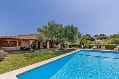 Image de Charming 2 Bedroom Villa with Private Pool, Countryside & Mountain Views close to Pollensa!