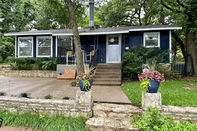 Image de Cozy Lakefront Cottage on Eagle Mountain Lake