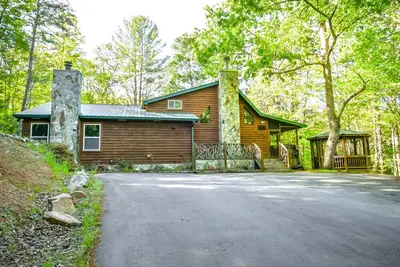 Image de Hawk Haven. hot tub, wifi, sauna, 2 fireplaces, Fenced yd, Pets ok. custom Kitchen