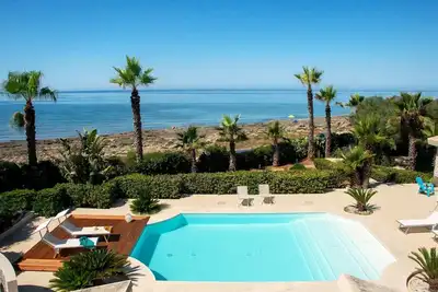 Image de Villa White Dahlia - 10 Pax with pool and sea view