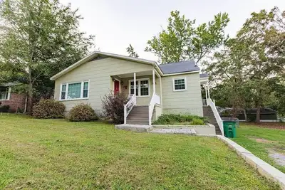 Image de Charming 3br Home in Rossville, Ga Family Retreat