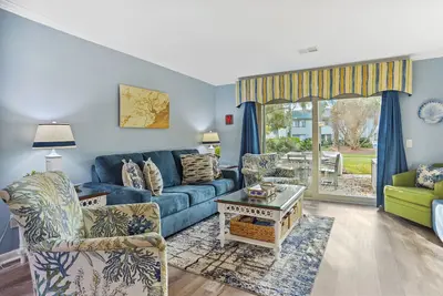 Image de Surf Court 83 - Updated 3 Story Townhome - Steps to Ocean