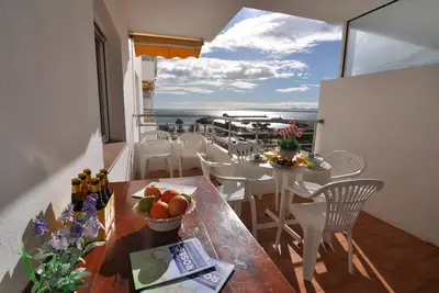 Image de Charmant appartement à louer à Roses, Costa Brava! À seulement 20 mètres de la plage de Santa Margarita, avec une capacité de 4 personnes.