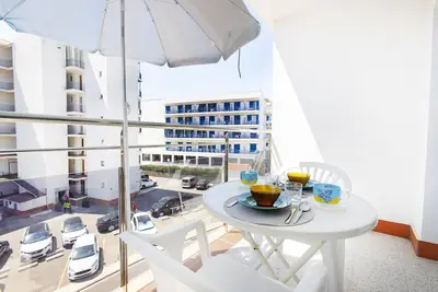 Image de Charmant studio climatisé à 50 m de la plage de Roses, idéal pour 2 personnes