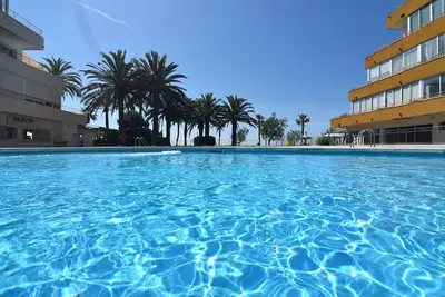 Image de Charmant appartement à louer à Roses, Costa Brava! 0 mètres de la plage. Profitez de la piscine communautaire!