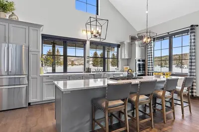 Image de Huckleberry Cabin | Bronze Buffalo Ranch