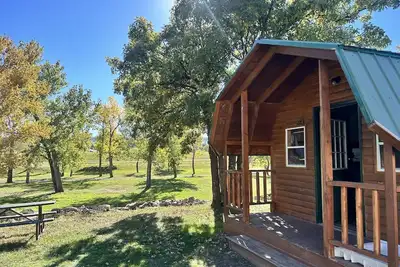 Image de Sturgis Sd Cabin with Queen Bed. In the Heart of the Blackhills, close to Deadwood and Mt. Rushmore