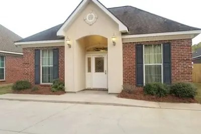 Image de Villa 2, spacious townhouse in Tickfaw, La