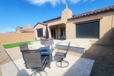 Image de Newly built Golf Villa w\/ Pvt Hot Tub, Fire pit, King Bed & Golf Course Views!