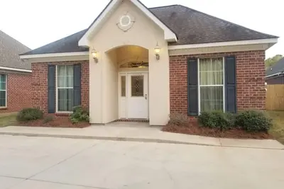 Image de Villa 6, spacious townhouse in Tickfaw, La