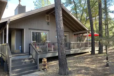 Image de Newly updated cabin under the tall pines 🌲 Uncle Buck’s Cabin 🦌