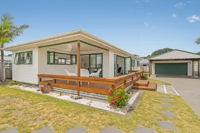 Image de The Sunny Bach - Cooks Beach Holiday Home