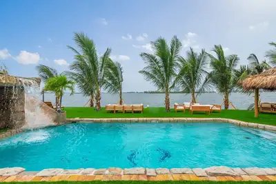 Villa Bamboo Watefront