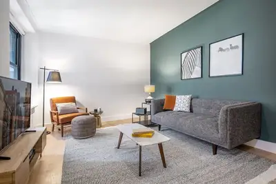 Chic Upper West Side 1br w/ Doorman near Central Park by Blueground