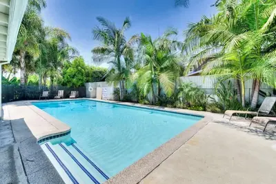 Image de Walk to Disneyland 4br 4ba, Pool/Spa, LiveFirework