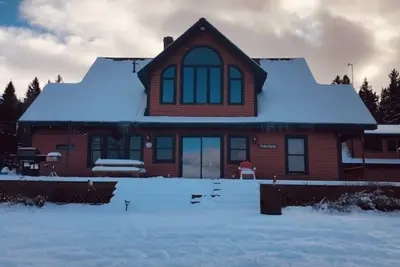 Image de 4 Br Mountain View Adventure on 15 Acres