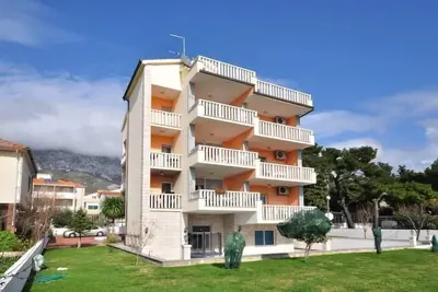 Image de Appartement de vacances Kastel Gomilica pour 1 - 8 personnes avec 3 chambres à coucher - Appartement