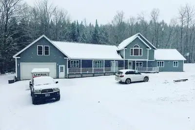 Image de Jay River Front Three Bedroom. 2 miles to Jay Peak