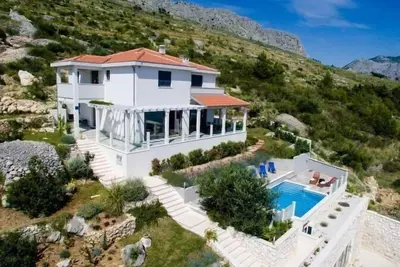 Image de Villa de luxe \"Parsella\" avec piscine et vue sur la mer
