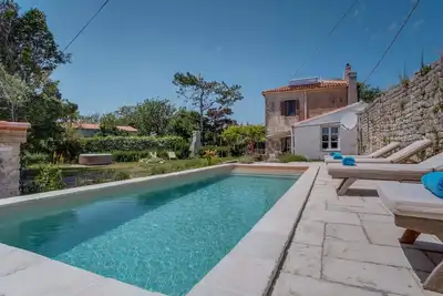 Image de Maison de vacances Osor pour 1 - 9 personnes avec 3 chambres à coucher - Maison de vacances