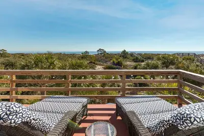 Image de Hang Ten | Oceanfront, Must See Game Room!