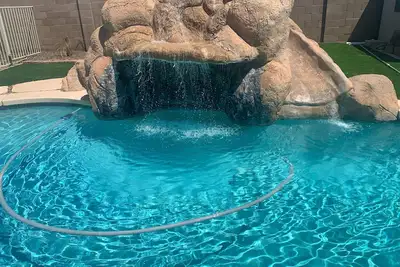 Image de Wonder Home with pool to enjoy in West Valley. Family friendly and cozy