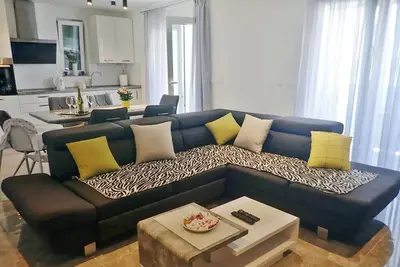 Image de Maison Maslenica avec Piscine Vue Mer